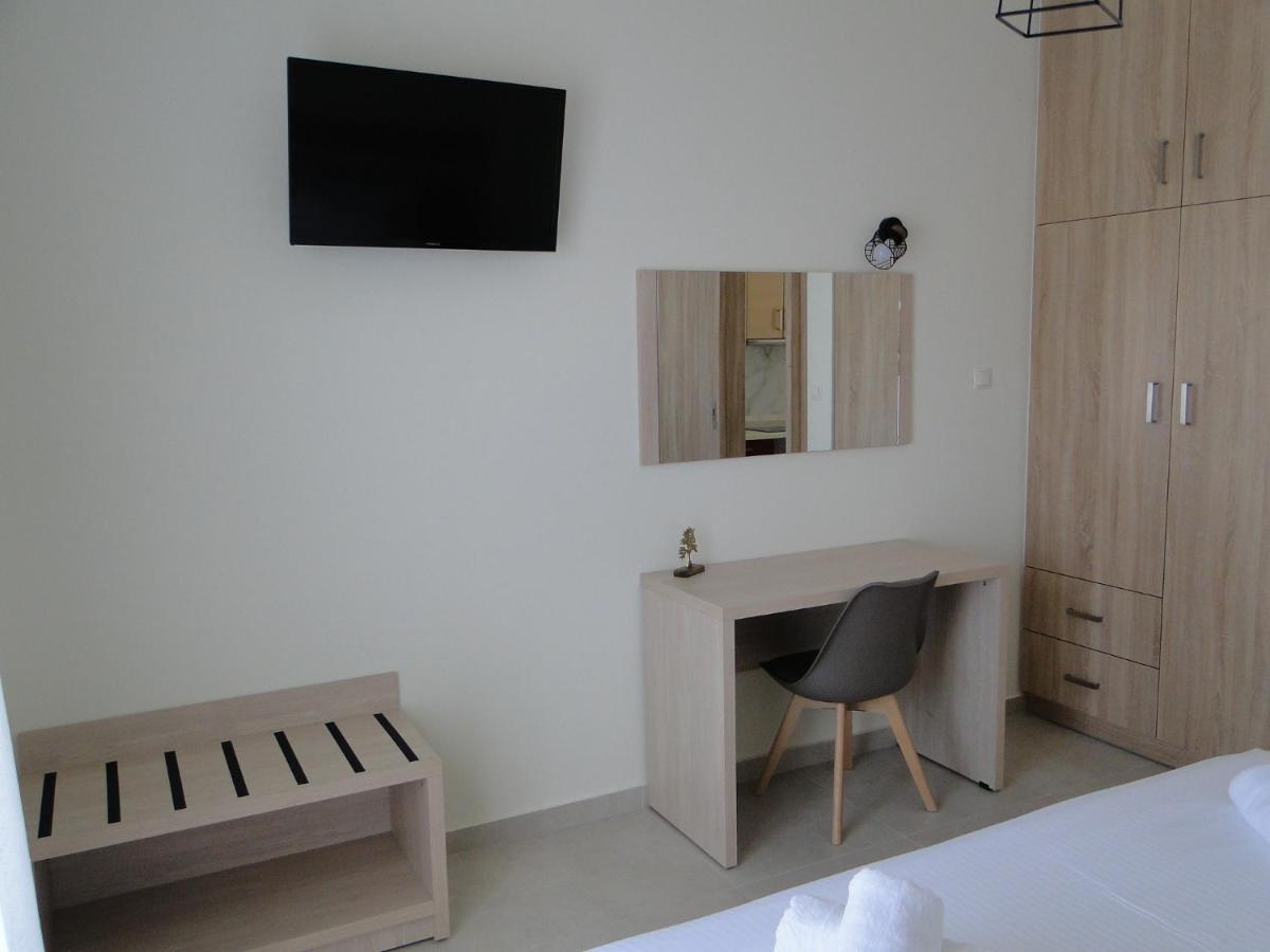 Chrysanthe'S Apartments No2 Poros Town Extérieur photo
