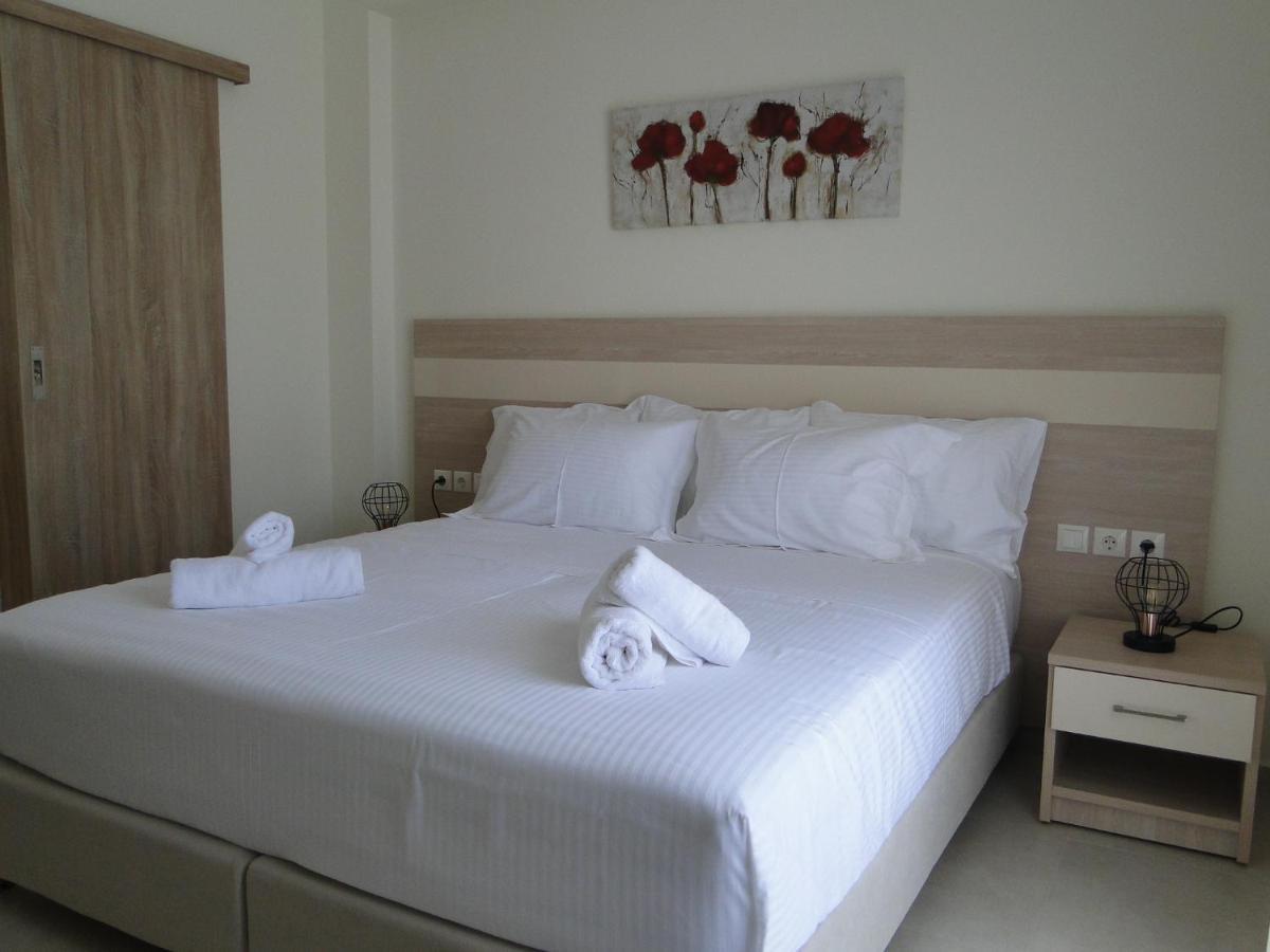 Chrysanthe'S Apartments No2 Poros Town Extérieur photo