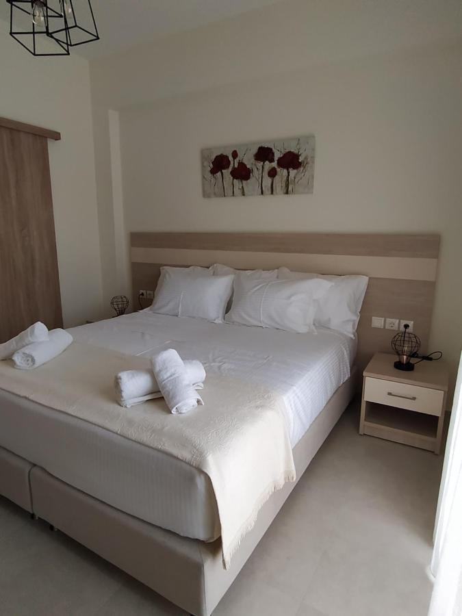 Chrysanthe'S Apartments No2 Poros Town Extérieur photo
