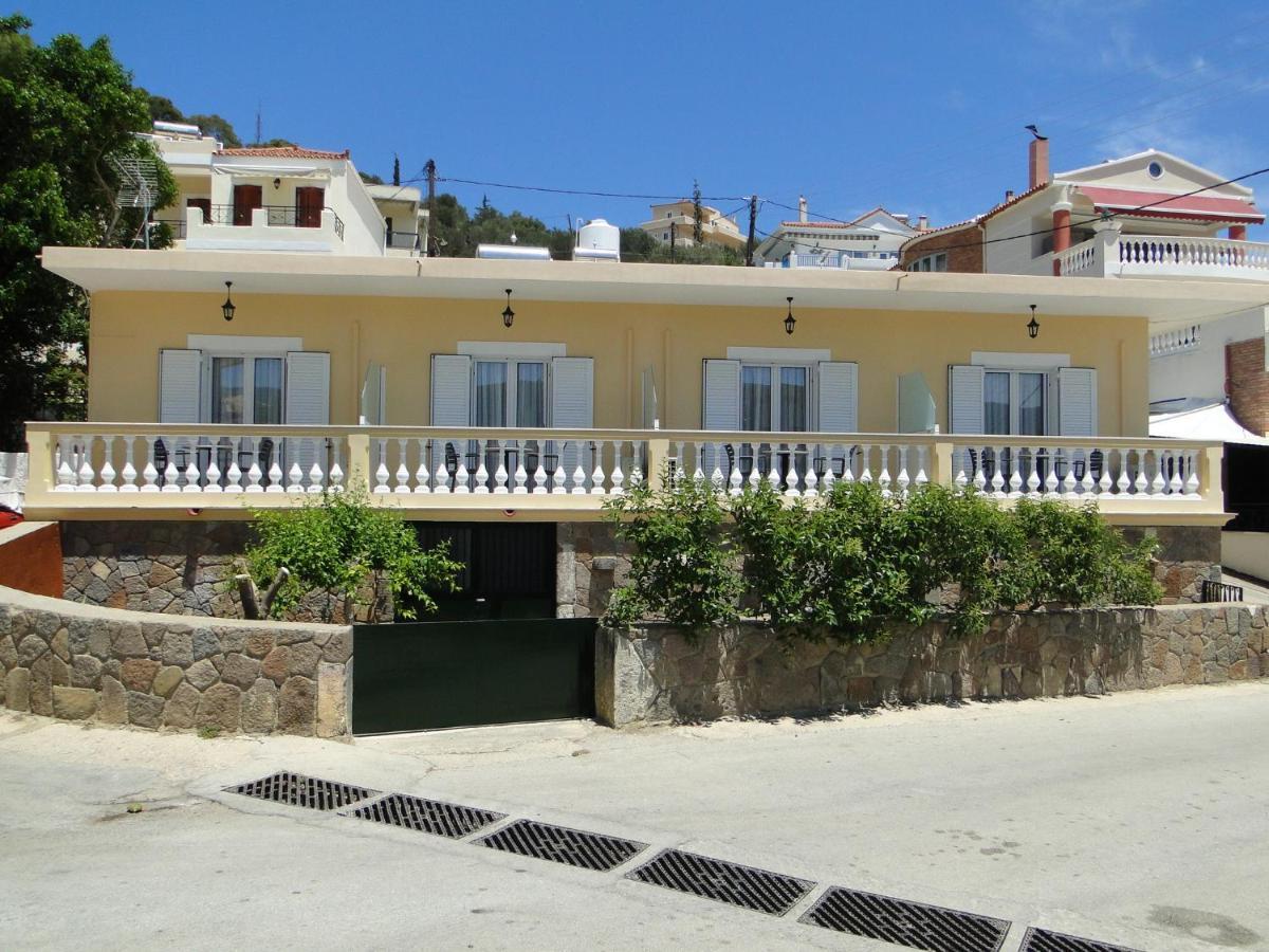 Chrysanthe'S Apartments No2 Poros Town Extérieur photo