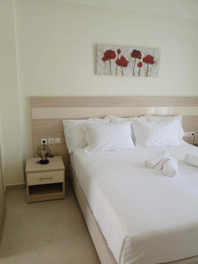 Chrysanthe'S Apartments No2 Poros Town Extérieur photo