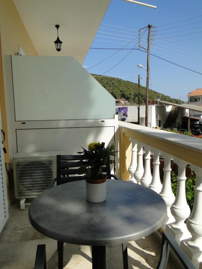 Chrysanthe'S Apartments No2 Poros Town Extérieur photo