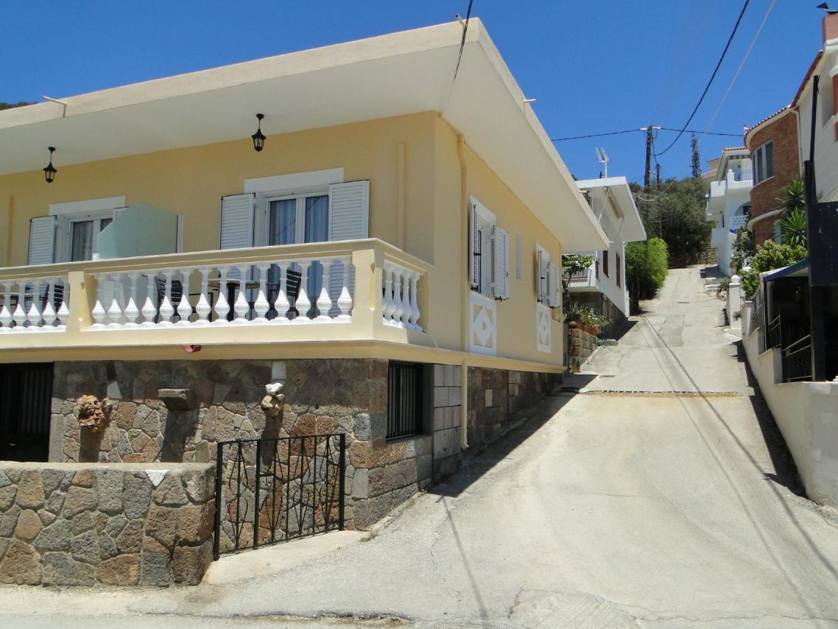 Chrysanthe'S Apartments No2 Poros Town Extérieur photo